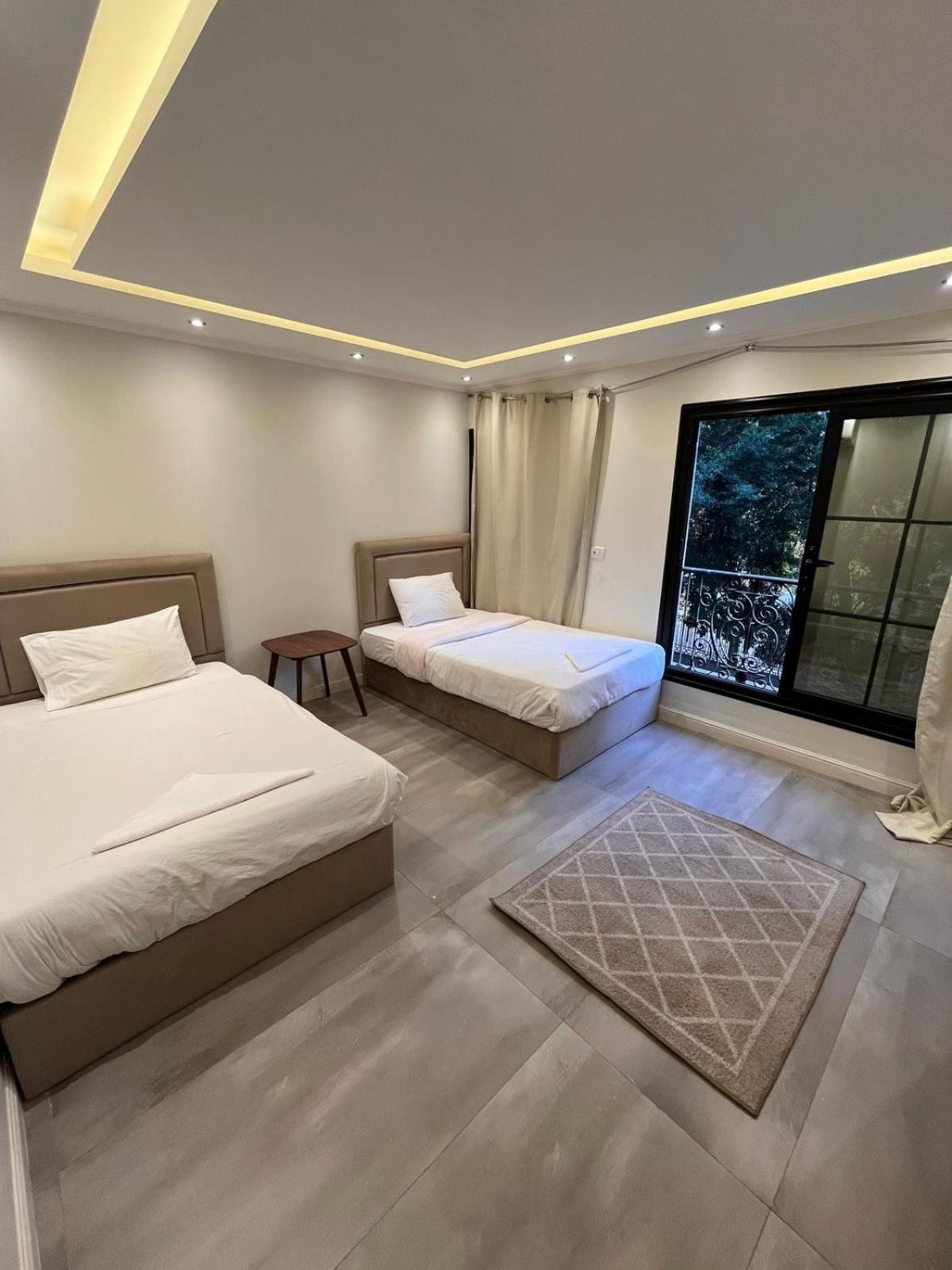 Apartment Elegant Garden View 3br Cairo